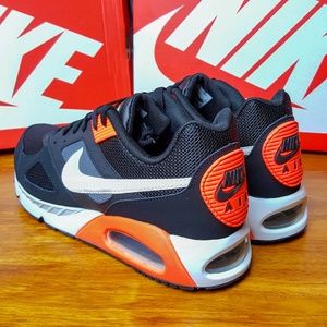 NIKE AIR MAX Ivo 580518 016 Black White Crimson Men's NIKE AIR MAX Ivo 580518 016 Black White Crimson Men's